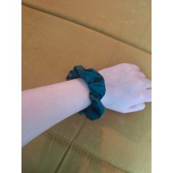 donker groene scruncie